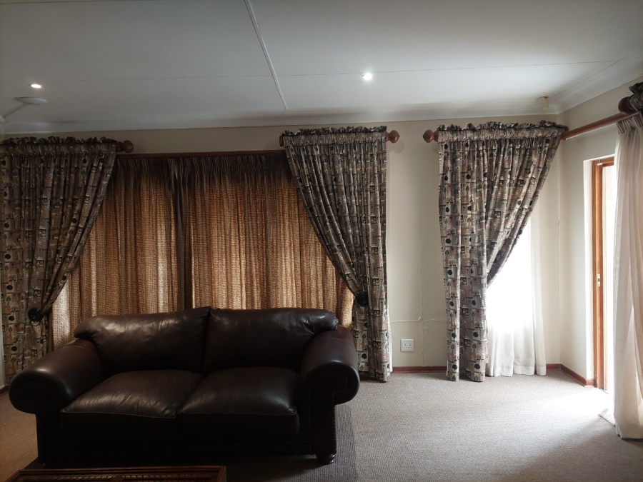 To Let 3 Bedroom Property for Rent in Riebeeckstad Free State